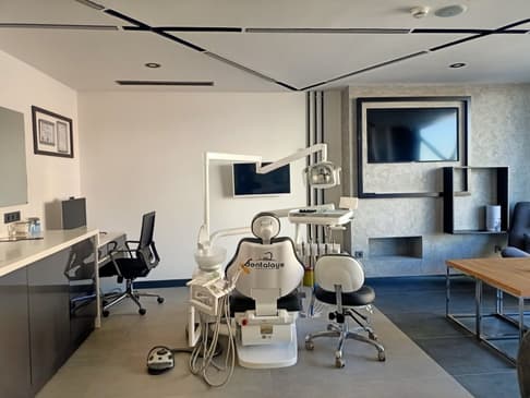 Slider image (8) Dentalays Dental Center